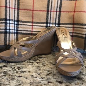 Nude Charles David Wedges